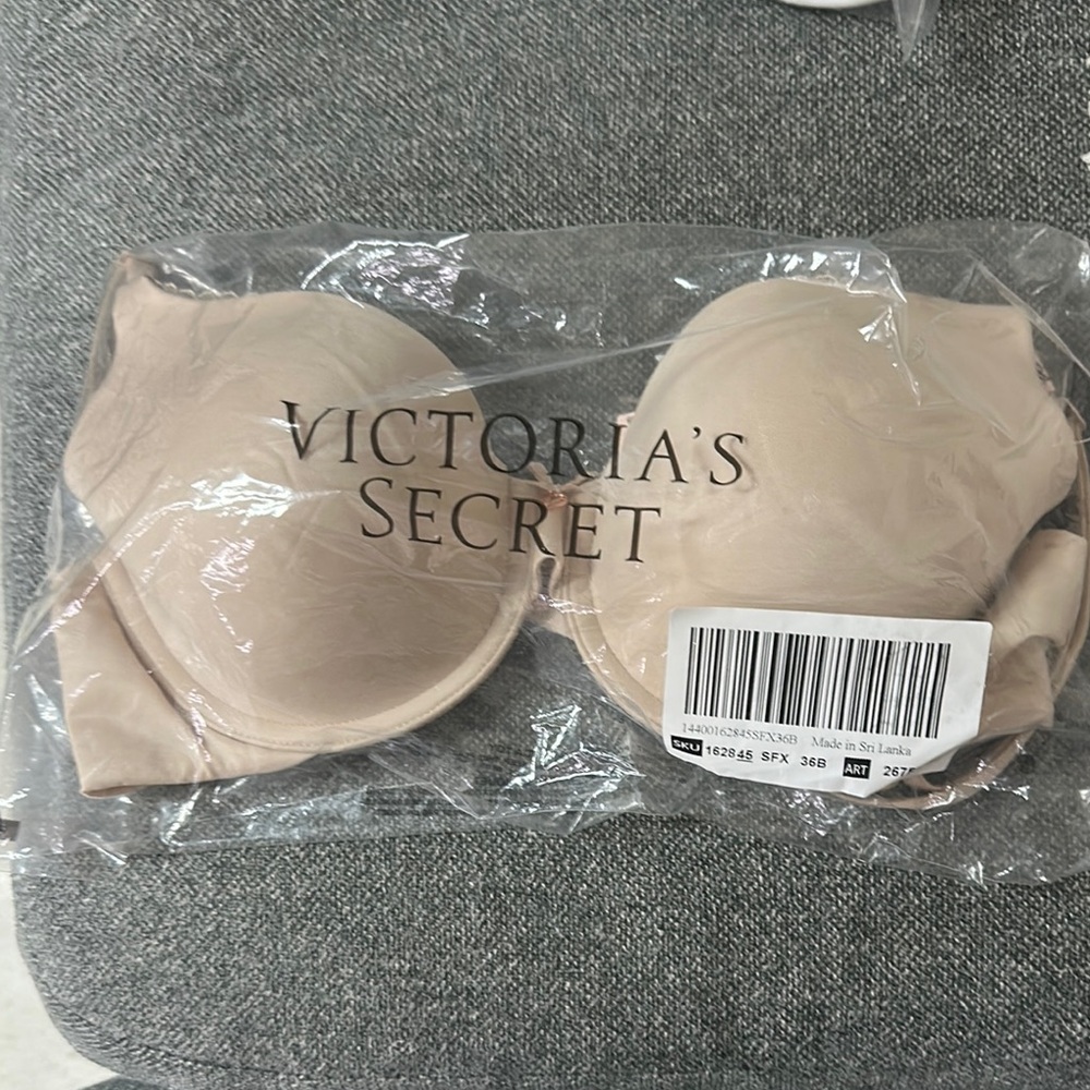 BODY BY VICTORIA
Lightly Lined Full-Coverage Bra